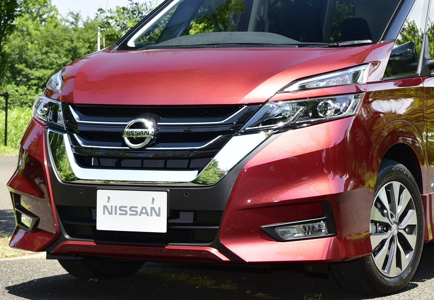 ミニバン頂上決戦 超売れ筋トヨタ ヴォクシーvs 日産 セレナ いいのはどっちだ ベストカーweb 自動車情報サイト 新車 中古車 Carview