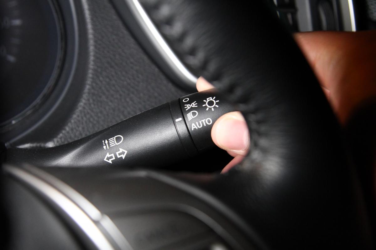 ハザードやスモールの消し忘れは何時間でバッテリーが上がる Web Cartop 自動車情報サイト 新車 中古車 Carview