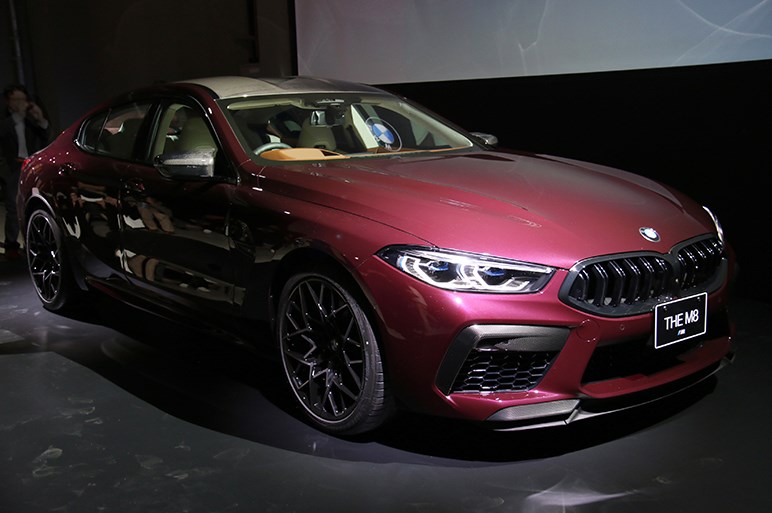 600psのv8エンジンはでっかいお守り 一般道ではストレスが溜まりそうなbmw M8グランクーペは誰が買う Carview 自動車 情報サイト 新車 中古車 Carview