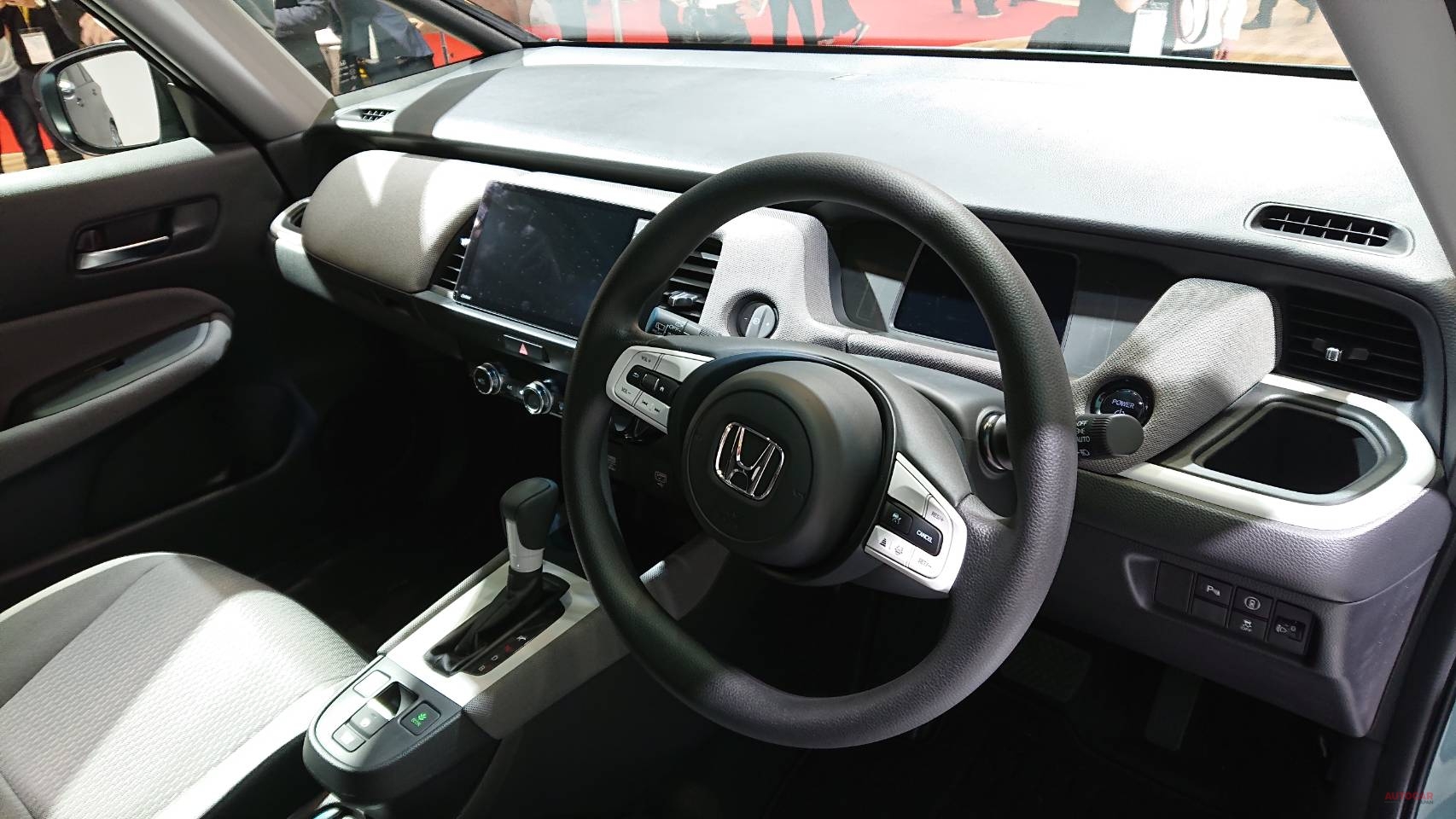 ホンダ フィット クロスター 新型フィットに Suvテイストの派生モデル 内装 荷室を撮影 Autocar Japan 自動車情報サイト 新車 中古車 Carview
