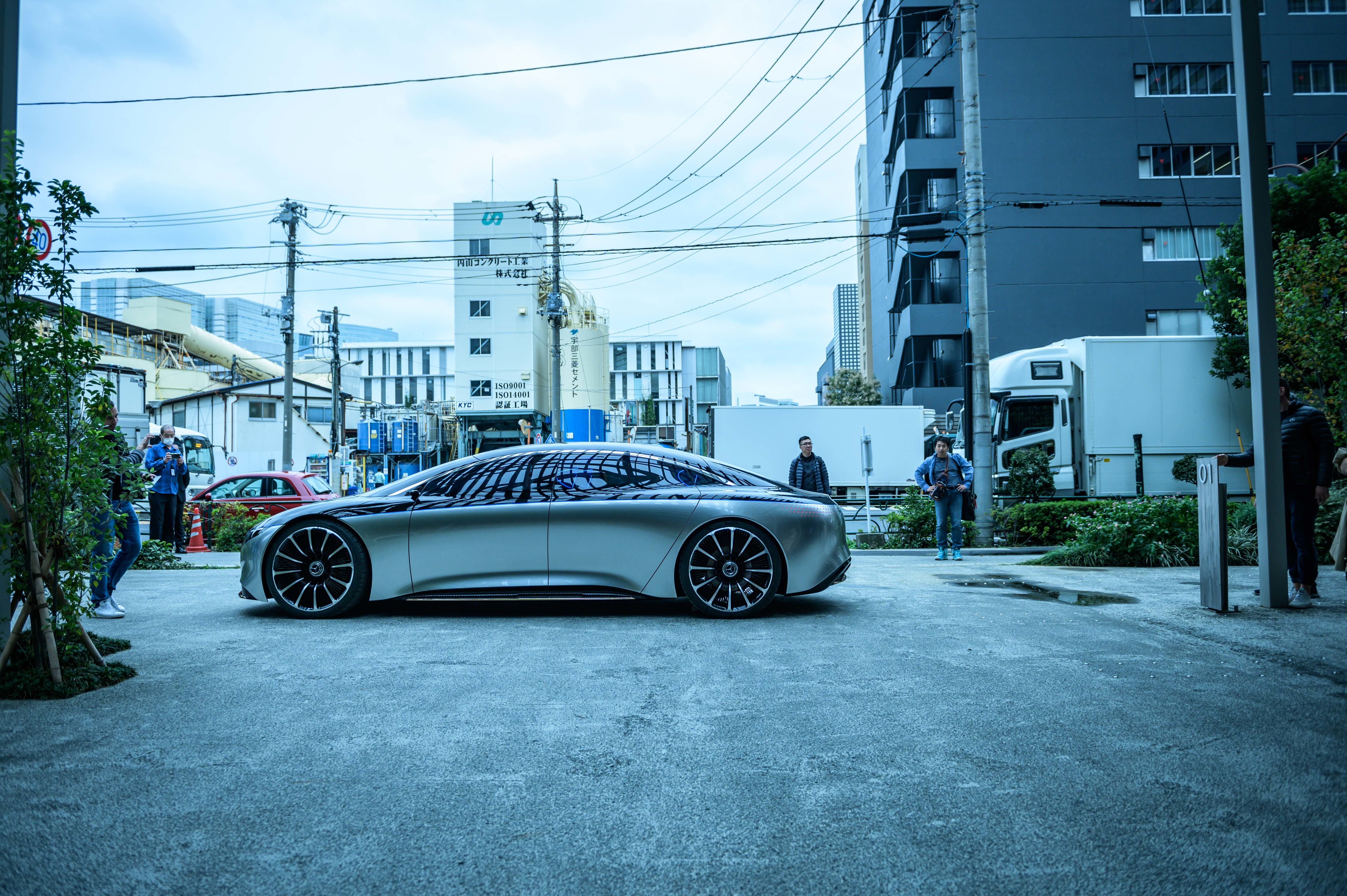 未来のsクラスが東京を走る Vision Eqs 日本上陸 Gq Japan の写真 4ページ目 自動車情報サイト 新車 中古車 Carview