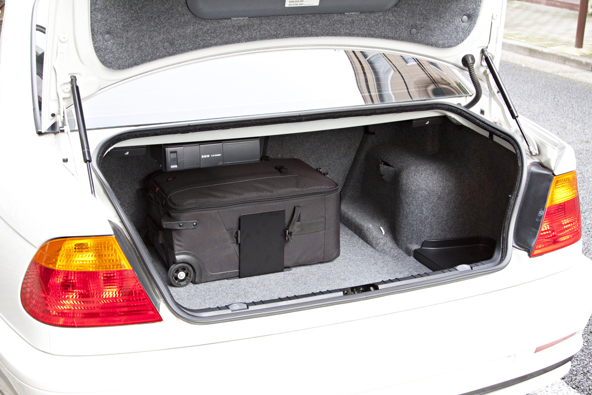搭載位置と100均のアレで対策 トランク内で荷物を動かさないようにする工夫とは Web Cartop 自動車情報サイト 新車 中古車 Carview