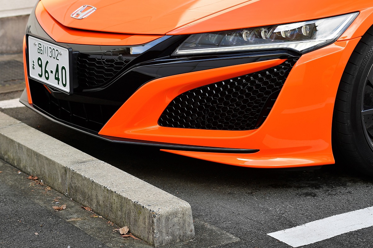 普通の車も要注意 車止めでボディを擦る 高さ の実態と落とし穴 ベストカーweb の写真 自動車情報サイト 新車 中古車 Carview