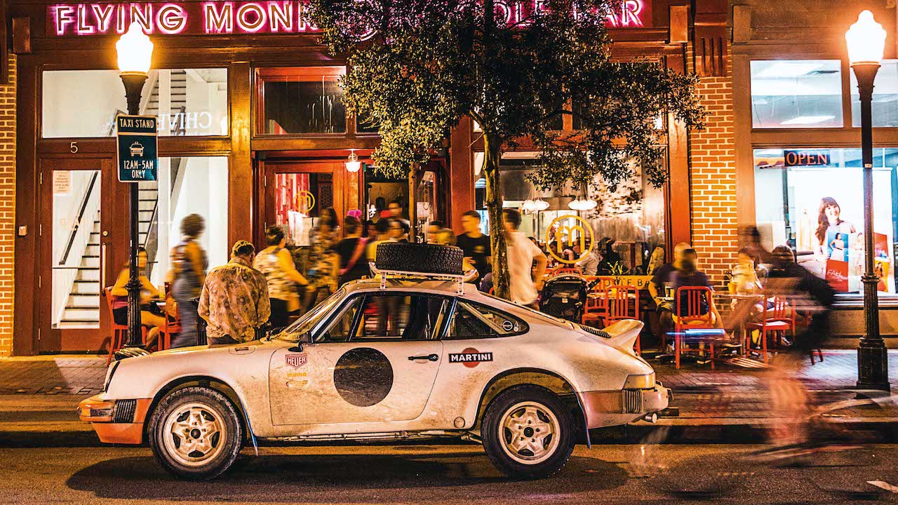 ポルシェ911 Scのサファリラリー仕様でドリフトダンスを楽しむ男 ジム グッドレット 動画 Genroq Web 自動車情報サイト 新車 中古車 Carview