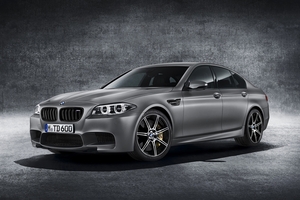 独BMW、M5に30周年記念モデルを設定