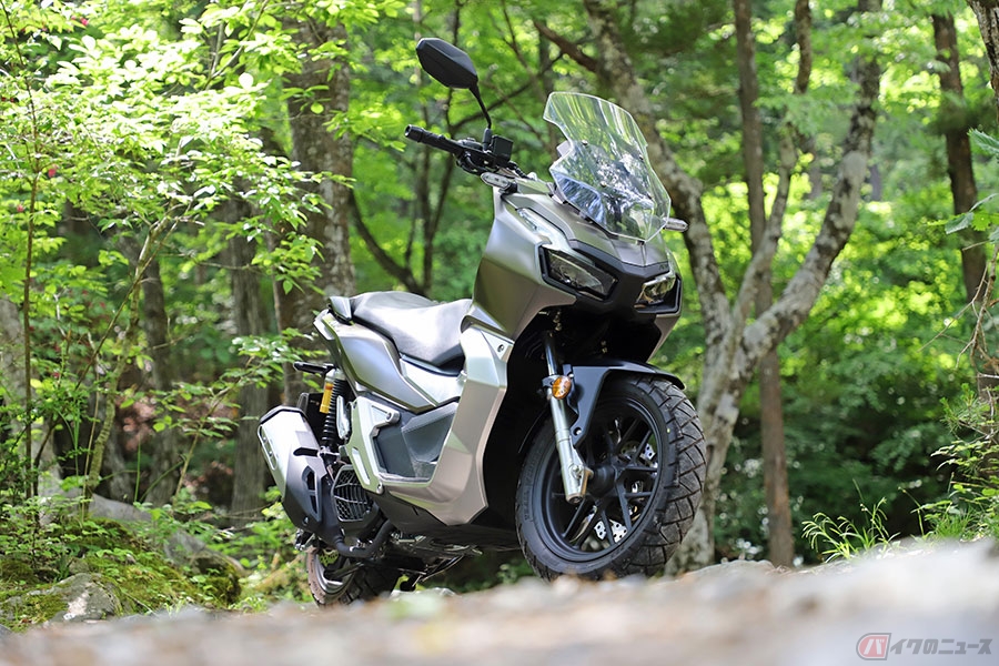 ホンダ「ADV150」でキャンプに行こうと思ったら？ シート下の収納力に
