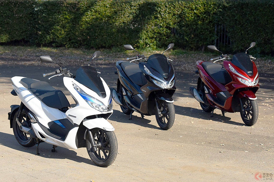 ホンダ Pcx を女性目線で検証 ガソリン車 ハイブリッド Evの使い勝手はどう違う くるまのニュース 自動車情報サイト 新車 中古車 Carview