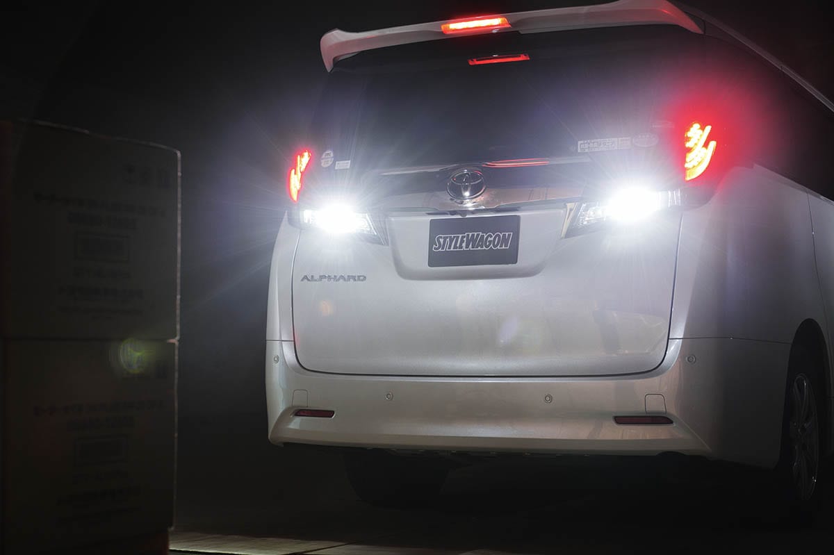 純正より圧倒的に明るいバックランプ 夜間の車庫入れも安心 ライザー 専用バルブ スタイルワゴン ドレスアップナビ 自動車情報サイト 新車 中古 車 Carview