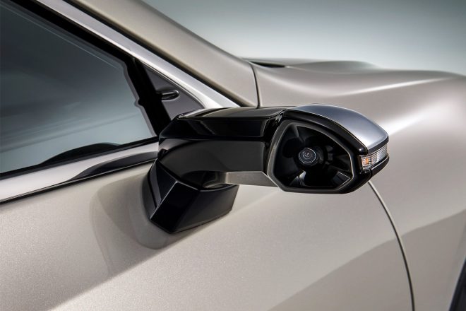 レクサス、日本向け新型ESに量産車世界初の『デジタルアウターミラー』を採用