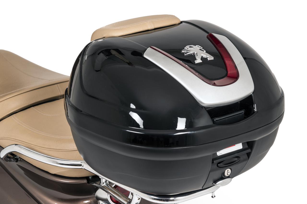 高級感あふれるプジョーのスクーター「ジャンゴ アリュール」に“150”が追加ラインナップ！ 11月14日発売開始