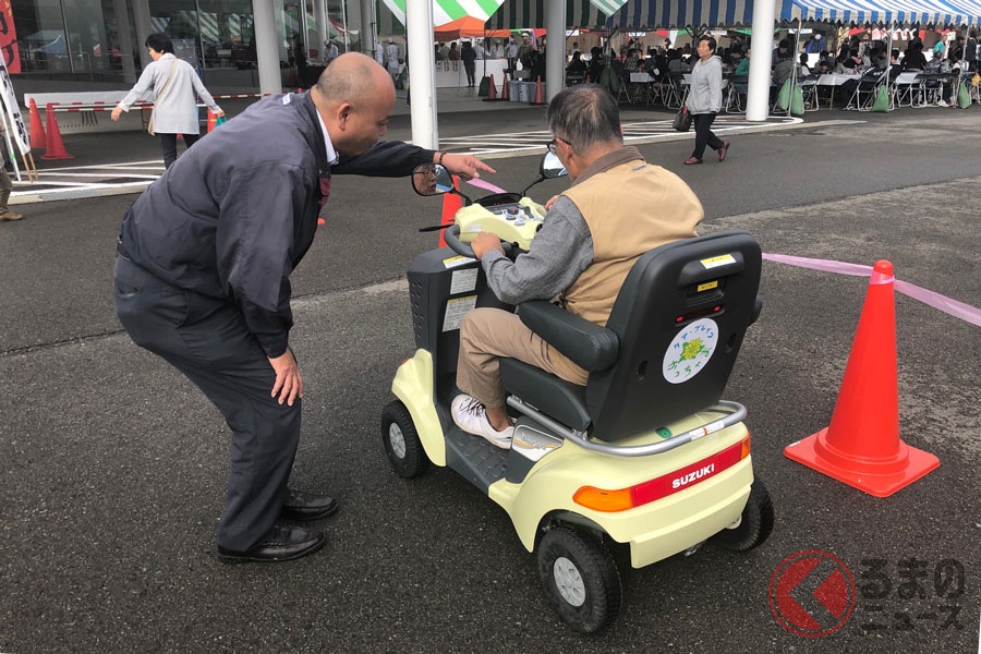 高齢者向け電動車いすが爆売れ 免許返納で需要増加にも関わらず依然残る課題とは くるまのニュース 自動車情報サイト 新車 中古車 Carview
