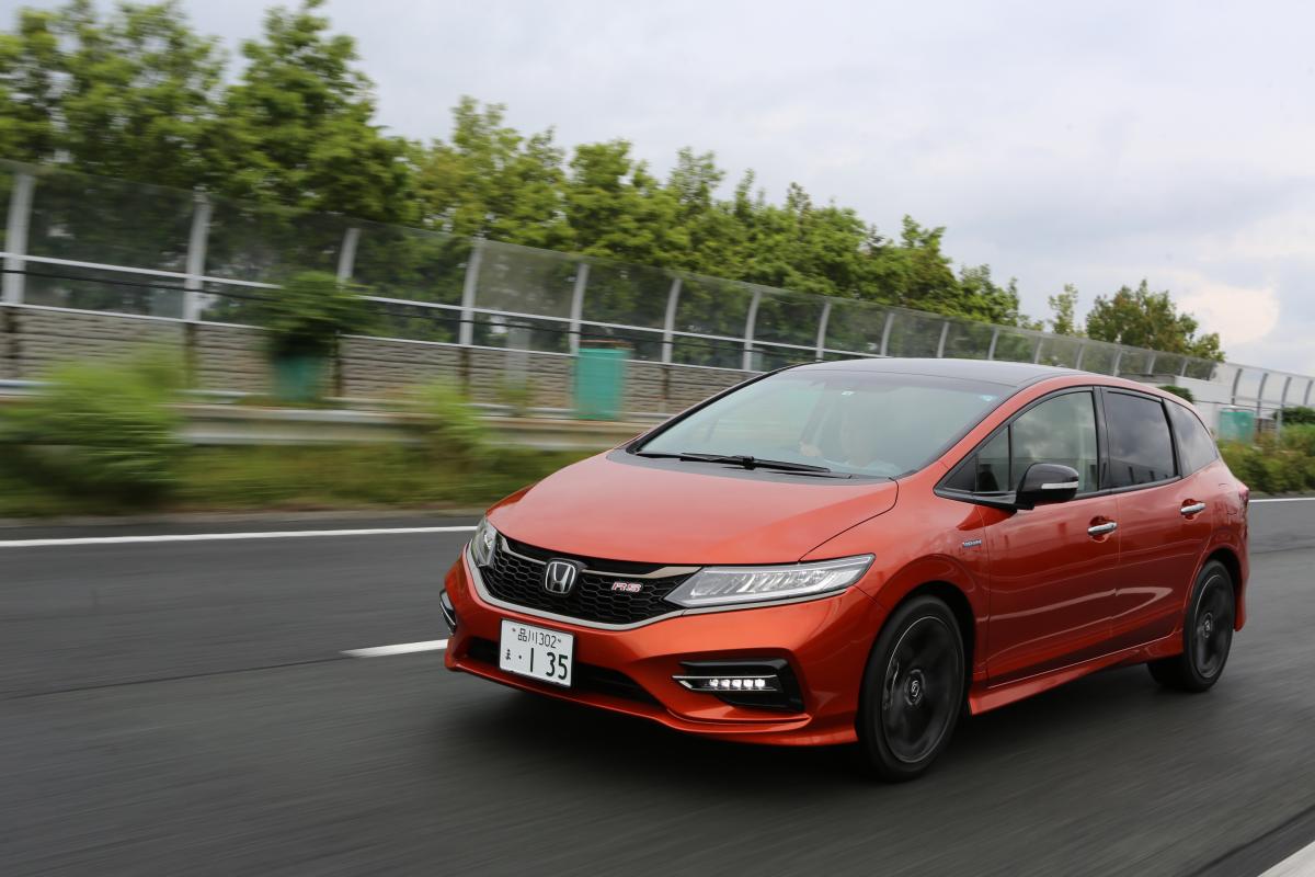 試乗 広々ラゲッジはペットも大満足 骨太な走りを見せるホンダ ジェイド ハイブリッドrs Web Cartop の写真 自動車情報サイト 新車 中古車 Carview