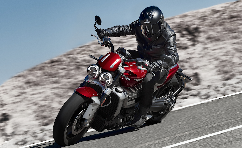 排気量は2500cc 世界最大の二輪用エンジンを搭載したトライアンフのビッグバイク Rocket 3 R Debut Fair Dime 自動車情報サイト 新車 中古車 Carview