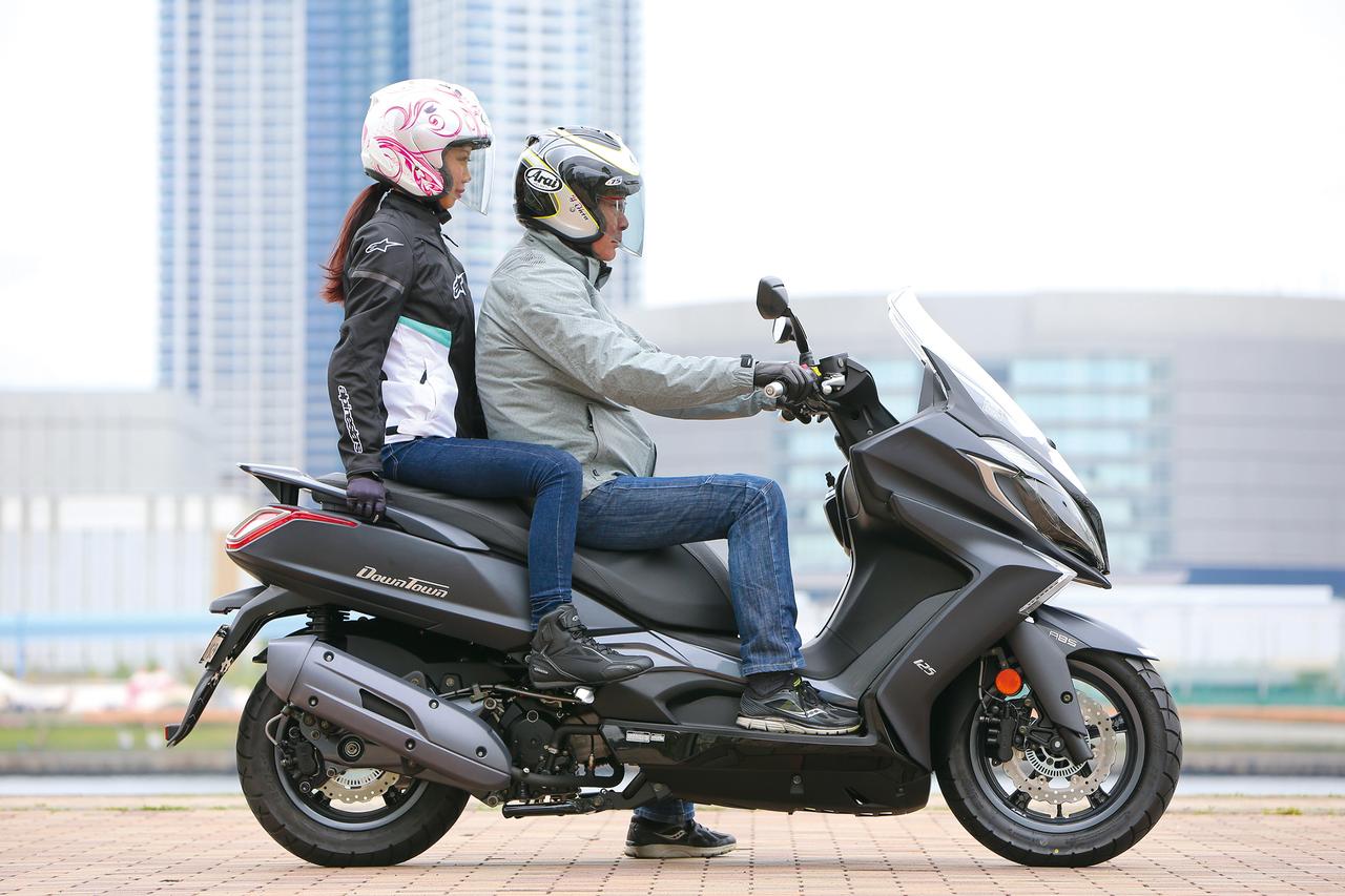 迫力ボディにゆとりの走り 快適125スクーター登場 Kymco Downtown125i Abs 試乗インプレ Webオートバイ 自動車情報サイト 新車 中古車 Carview