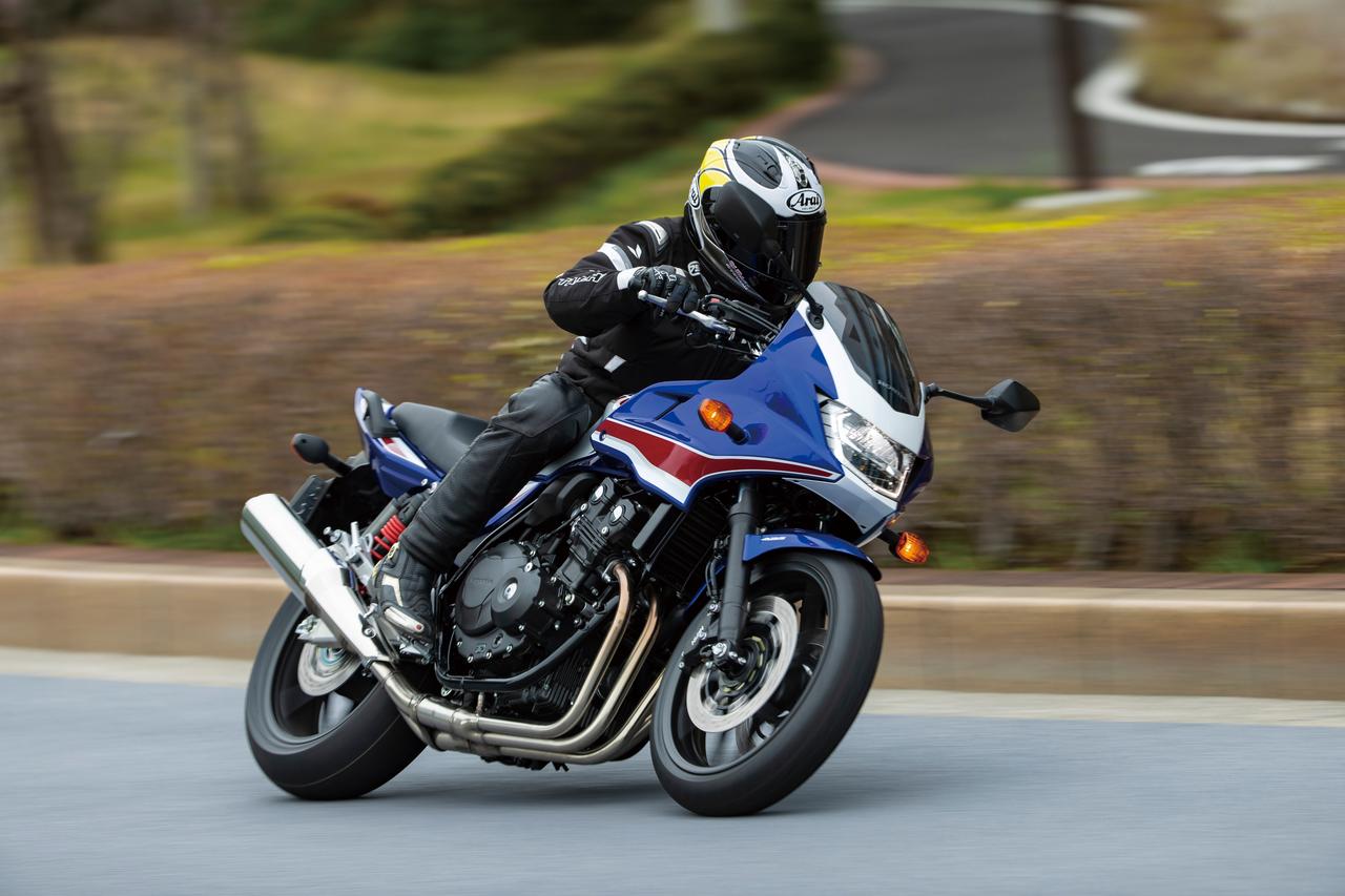 ホンダcb400sf Sbの歴史と乗り味をカンタン解説 これが日本が世界に誇る400ccバイクだ Webオートバイ 自動車情報サイト 新車 中古車 Carview