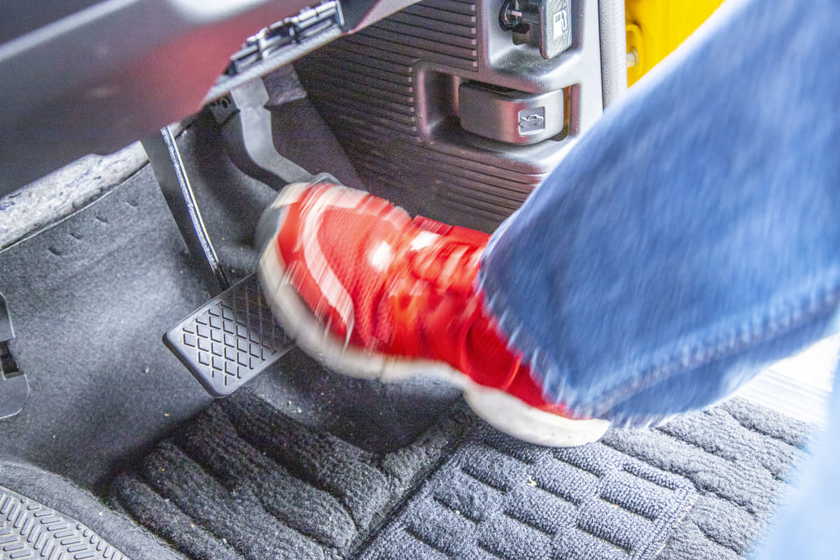 なぜ急激に増加 アクセルとブレーキの踏み間違い事故が起こるワケ Auto Messe Web 自動車情報サイト 新車 中古車 Carview