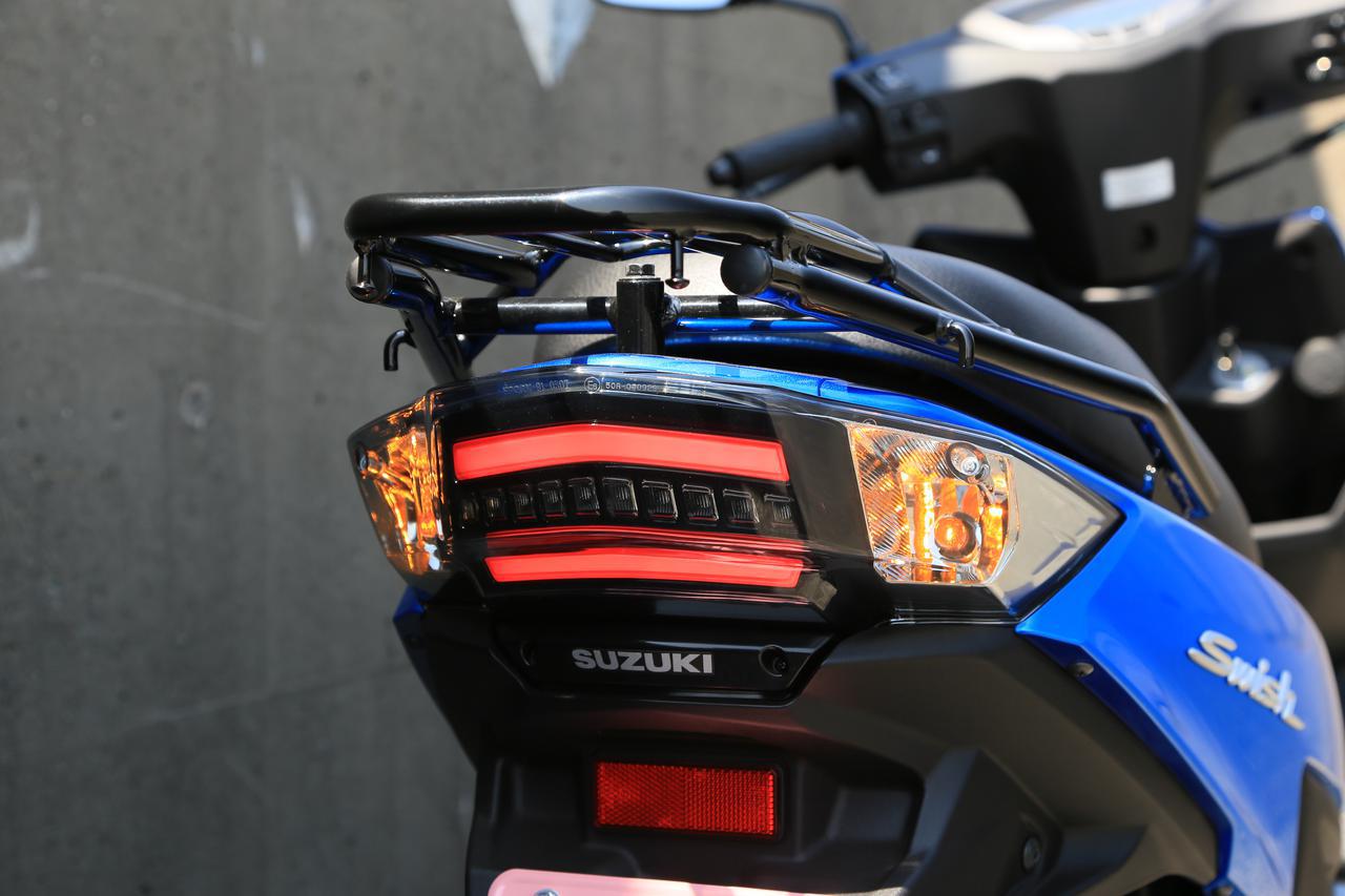 原付二種スクーターの 違いがわかる人 にこそおすすめしたい この125ccはバイクとして こだわり の塊です 穴が空くまでスズキを愛でる スウィッシュ 試乗インプレまとめ Webオートバイ 自動車情報サイト 新車 中古車 Carview
