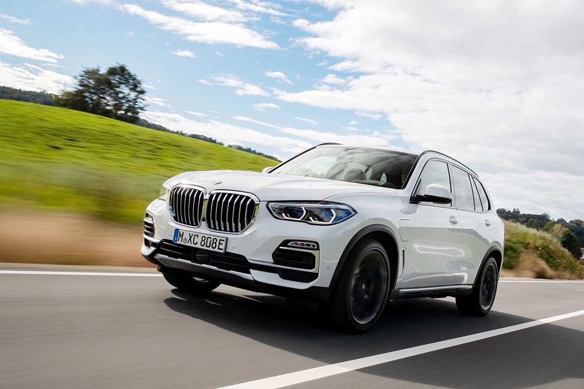 人気のbmw X5がエコなphevと走りを追求した高性能車という個性の異なる２モデルを追加 Web Cartop 自動車情報サイト 新車 中古車 Carview
