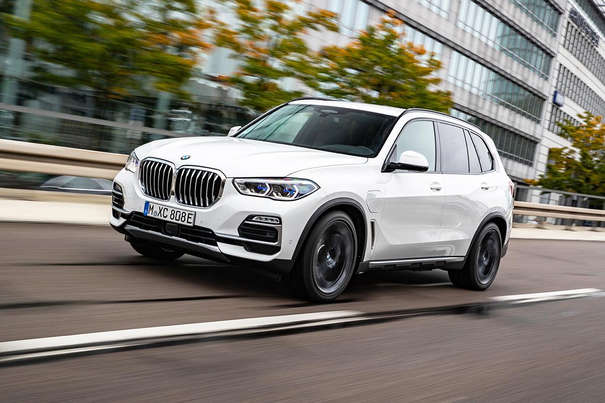 人気のbmw X5がエコなphevと走りを追求した高性能車という個性の異なる２モデルを追加 Web Cartop 自動車情報サイト 新車 中古車 Carview