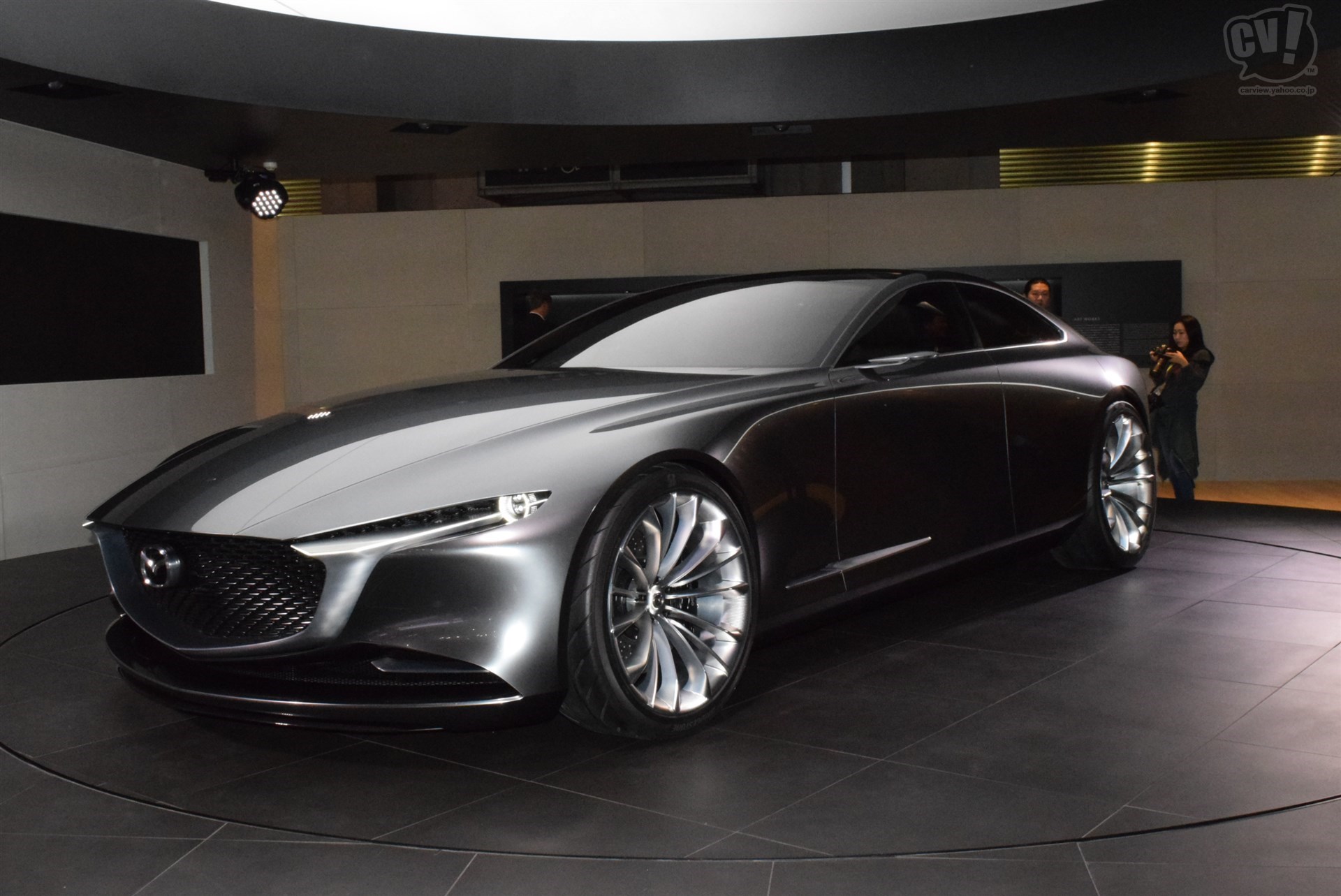 マツダの美しいコンセプトカーが示すFRプラットフォームの未来（東京
