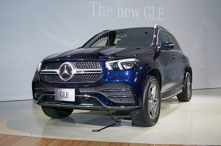 メルセデスgleがフルモデルチェンジ 1000万円を切る4気筒ディーゼルの300dがお買い得 Carview 自動車情報サイト 新車 中古車 Carview