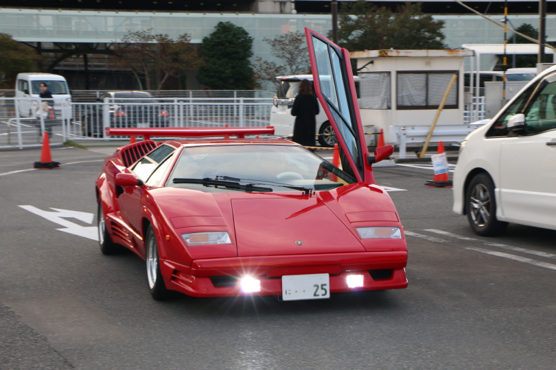 夜の横浜にあらゆるランボルギーニが集った 幻のモデルも展示されたlamborghini Day Japan 18とは Gq Japan の写真 9ページ目 自動車情報サイト 新車 中古車 Carview