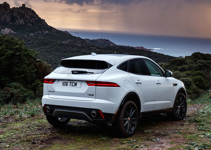 ジャガーのコンパクトsuv E Pace 受注開始 ジャガーとしてはお手頃価格 ベストカーweb 自動車情報サイト 新車 中古車 Carview