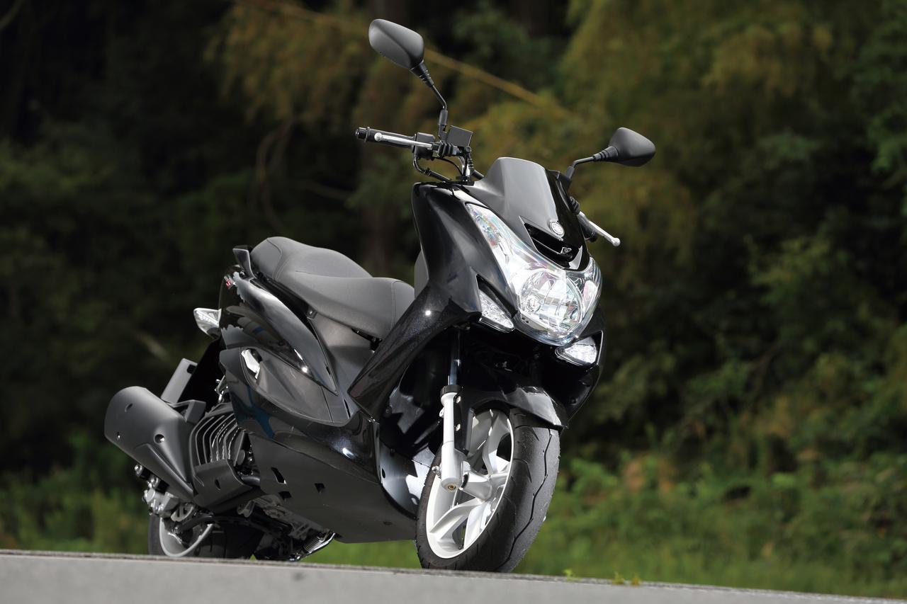 オーバー125のゆとりある走り 気になるミドルスクーターカタログ Yamaha Majesty S Honda Pcx 150 15年 Webオートバイ 自動車情報サイト 新車 中古車 Carview