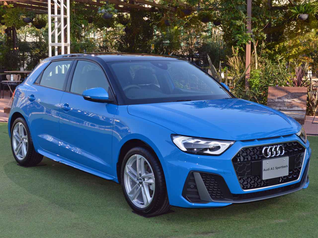 ニューモデル写真蔵 アウディ A1スポーツバック サイズアップと新技術の採用などで上級クラスに迫る Webモーターマガジン 自動車情報サイト 新車 中古車 Carview