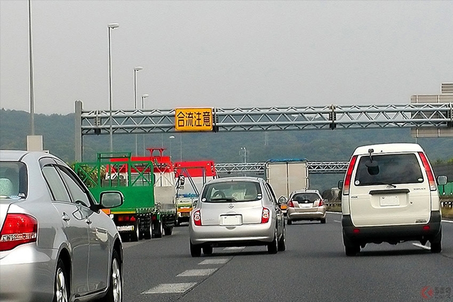 高速道路の加速車線は何メートル 遅いクルマでも合流できるのか くるまのニュース 自動車情報サイト 新車 中古車 Carview