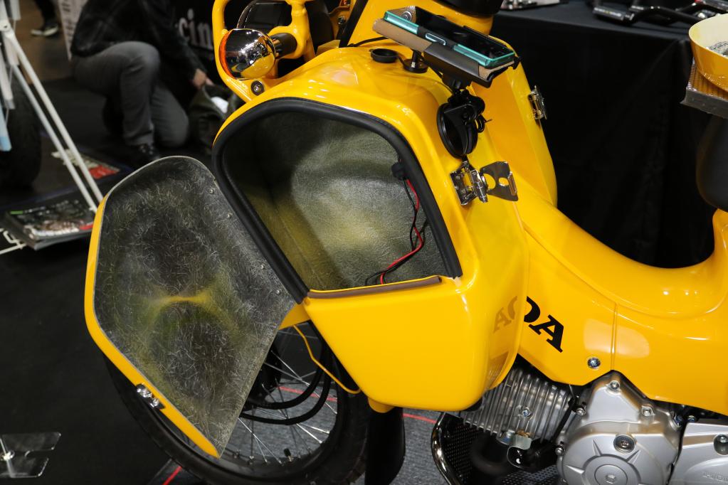 大阪で発見 新型クロスカブの積載 収納力を10倍する方法 大阪モーターサイクルショー Motorfan 自動車情報サイト 新車 中古車 Carview