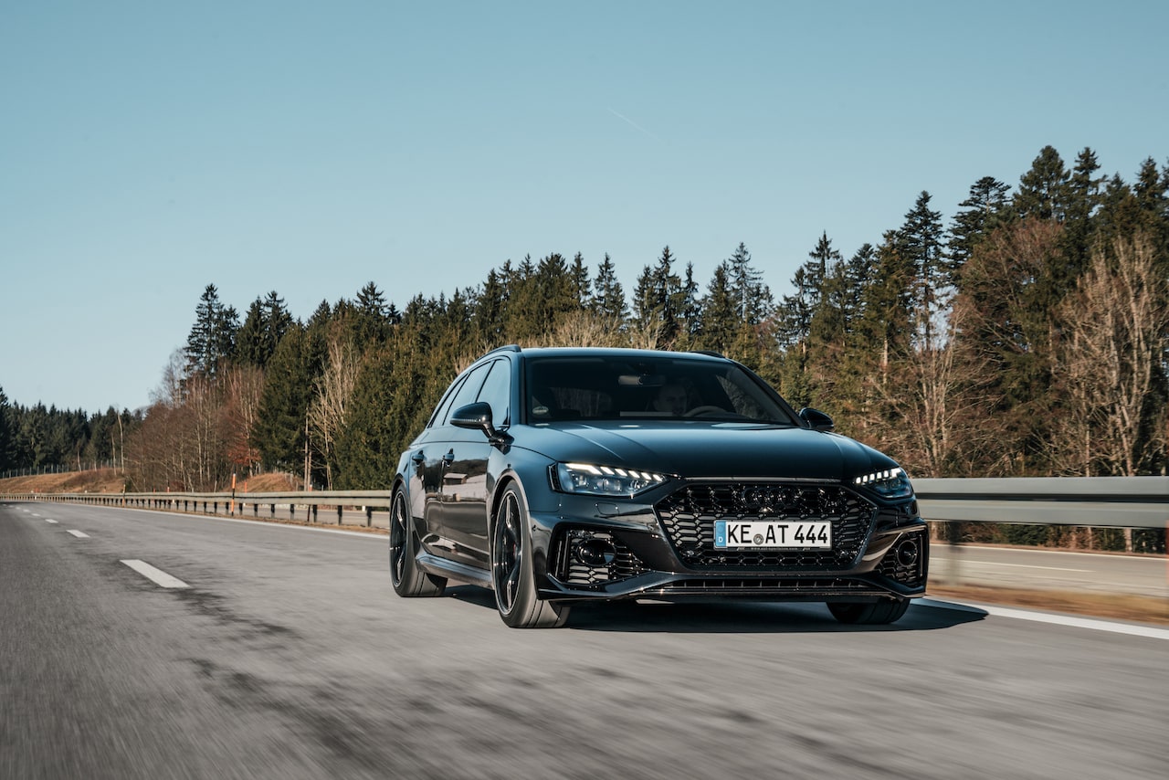 最高出力530hp Abtスポーツラインがアウディ Rs4をさらにパワーアップ Genroq Web 自動車情報サイト 新車 中古車 Carview