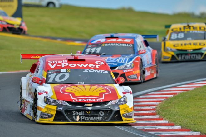 ブラジルの人気レース Scb 第2戦で元f1ドライバーのゾンタが優勝 バリチェロも2位に食い込む Autosport Web 自動車情報サイト 新車 中古車 Carview