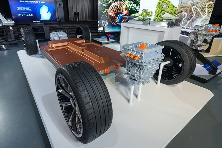 GMの新しい電気自動車プラットフォームは半額近いバッテリー価格で自動車界に衝撃を与えそう