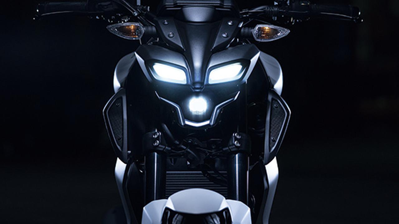 欧州で人気のヤマハ Mt 125 も新たなデザインに 125ccでも倒立フォークを採用 シリーズすべて共通イメージとなった Webオートバイ 自動車情報サイト 新車 中古車 Carview