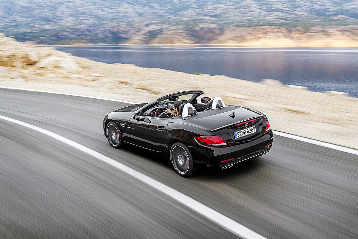 メルセデス ベンツの小型オープンカーがslcと名前を変えて発売 Web Cartop 自動車情報サイト 新車 中古車 Carview