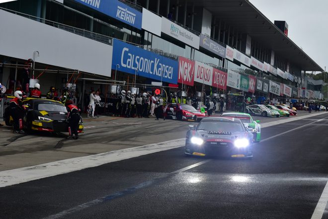 鈴鹿10時間開幕！ 風雨のなかでの特別スポーツ走行は888号車メルセデスAMGがトップタイム