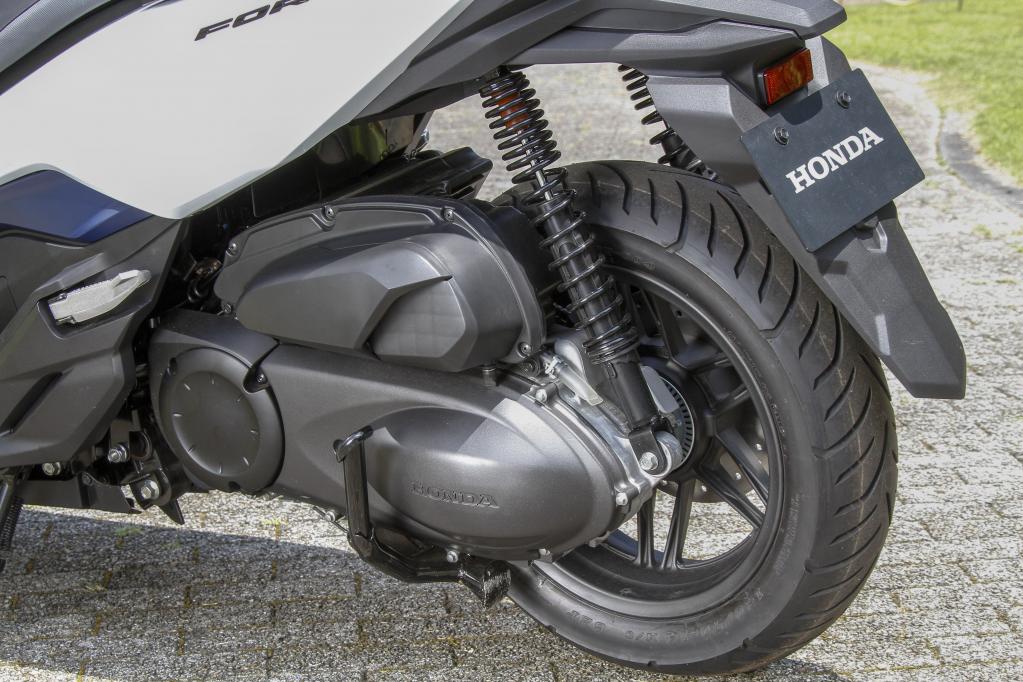スキなしの完成度 新型フォルツァを試乗 ライバルxmaxと比較も Motorfan 自動車情報サイト 新車 中古車 Carview