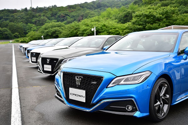 新型クラウン 受注は計画比6 7倍 売れてる 誰が買っている ベストカーweb の写真 5ページ目 自動車情報サイト 新車 中古車 Carview