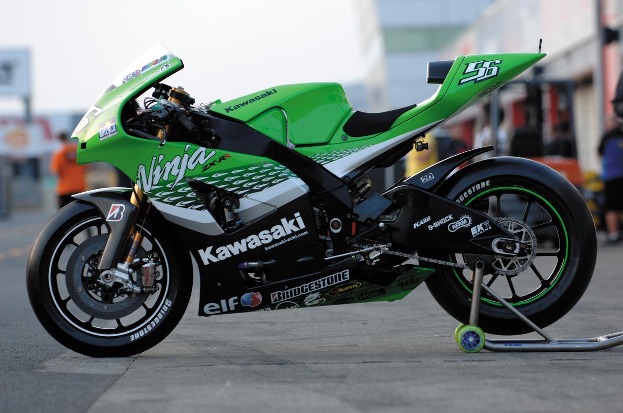 Motogp創成期 Kawasaki Ninja Zx Rr 06 徹底解剖 No 02 カワサキワークスmotogp参戦時代のzx Rr Webオートバイ 自動車情報サイト 新車 中古車 Carview