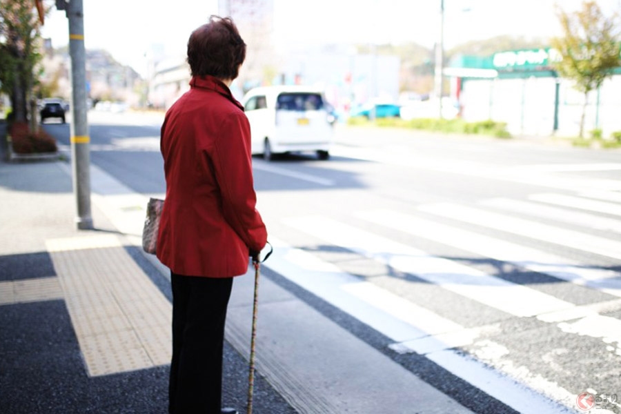 車の免許返納で受ける心の傷 返納者に待ち受ける職員の理解なき言動とは?(くるまのニュース) | 自動車情報サイト【新車・中古車】 - carview! 車の免許返納で受ける心の傷 返納者に待ち受ける職員の理解なき言動とは?(くるまのニュース) | 自動車情報サイト【新車・中古車】 - carview!