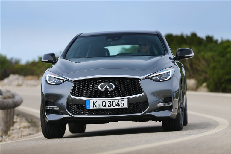 日本導入予定ナシ ベンツが兄弟 謎多きインフィニティq30に試乗 Carview 2ページ目 自動車情報サイト 新車 中古車 Carview