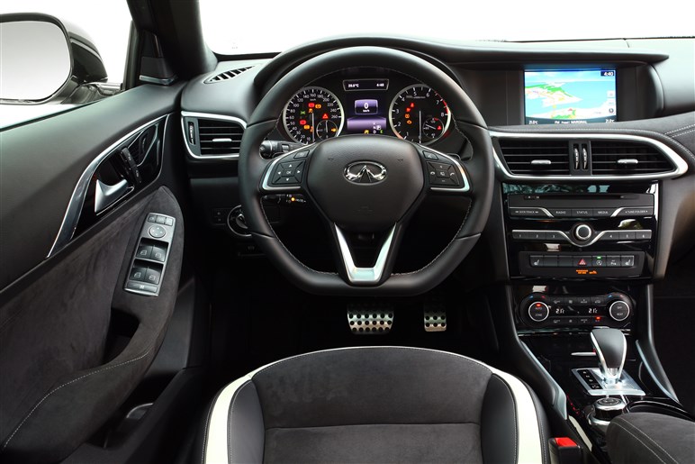 日本導入予定ナシ ベンツが兄弟 謎多きインフィニティq30に試乗 Carview 自動車情報サイト 新車 中古車 Carview