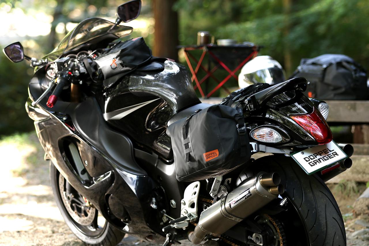 バイクに簡単に装着できる 防水バッグ 容量14lの ターポリンシングルサイドバッグ がドッペルギャンガーから登場 Webオートバイ 自動車情報サイト 新車 中古車 Carview