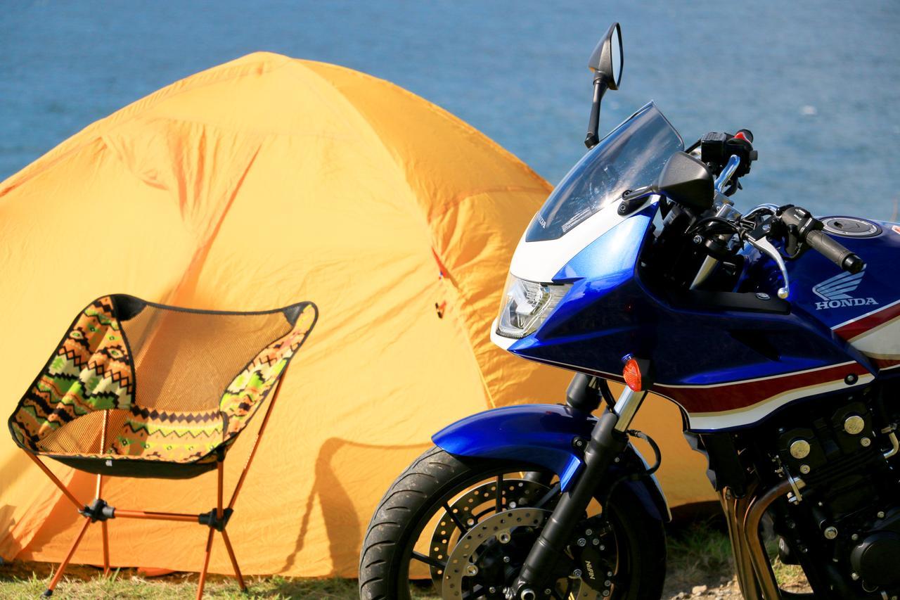 ホンダ「CB400SB」キャンプツーリング・インプレッション！ 伝統の400ccバイクはキャンプが得意？苦手？【編集部員の夏休み(1)】