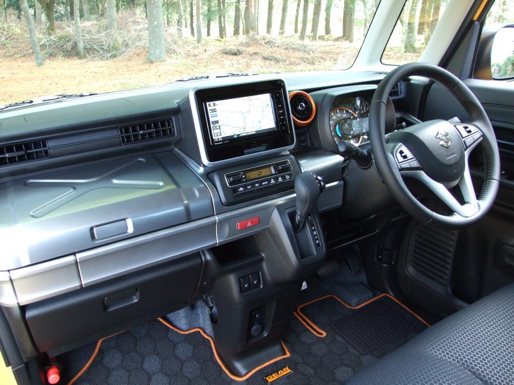 新型「スズキ スペーシア ギア」を早速チェック！ SUVな軽ハイトワゴンで遊びたおせ！（MotorFan） 自動車情報サイト【新車・中古車
