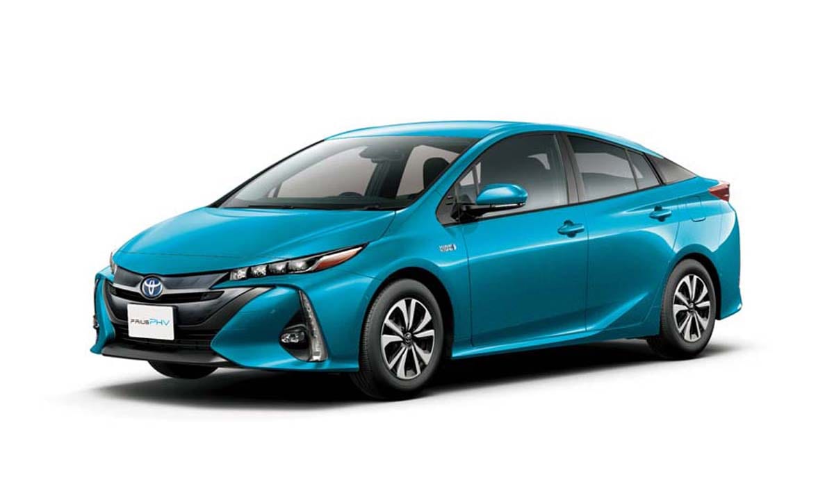 トヨタ プリウス プリウスphv 安全性能と給電機能を強化 プリウス プリウスphvの進化が止まらない 新型車レポート スタイルワゴン ドレスアップナビ 自動車情報サイト 新車 中古車 Carview