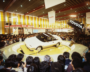 【ニッポンの名車】日本初のミッドシップ量産車！　初代トヨタMR2