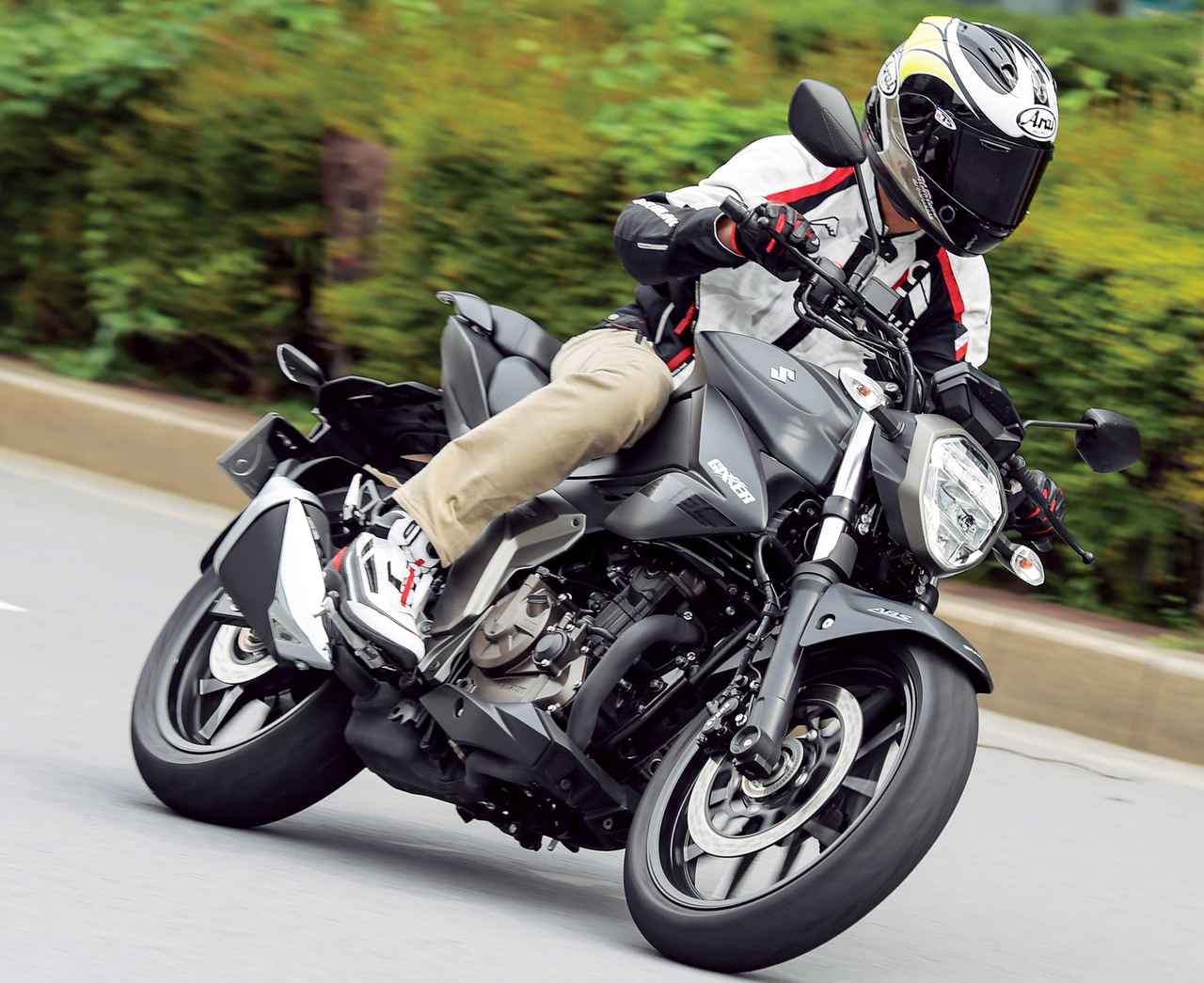 スズキ ジクサー250 扱いやすくてコスパも高い 爽快な新型ネイキッドスポーツバイク 試乗インプレ 車両解説 年 Webオートバイ 自動車情報サイト 新車 中古車 Carview