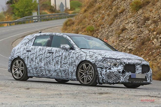 車高に注目 次期メルセデスAMG A45 サーキット向け車高調整テストか（AUTOCAR JAPAN） 自動車